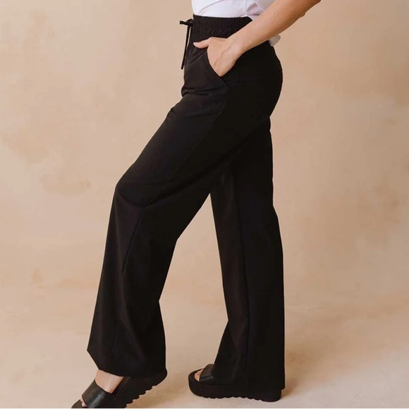 Albion XS Tall Audrey Trousers in Black - Picture 2 of 11